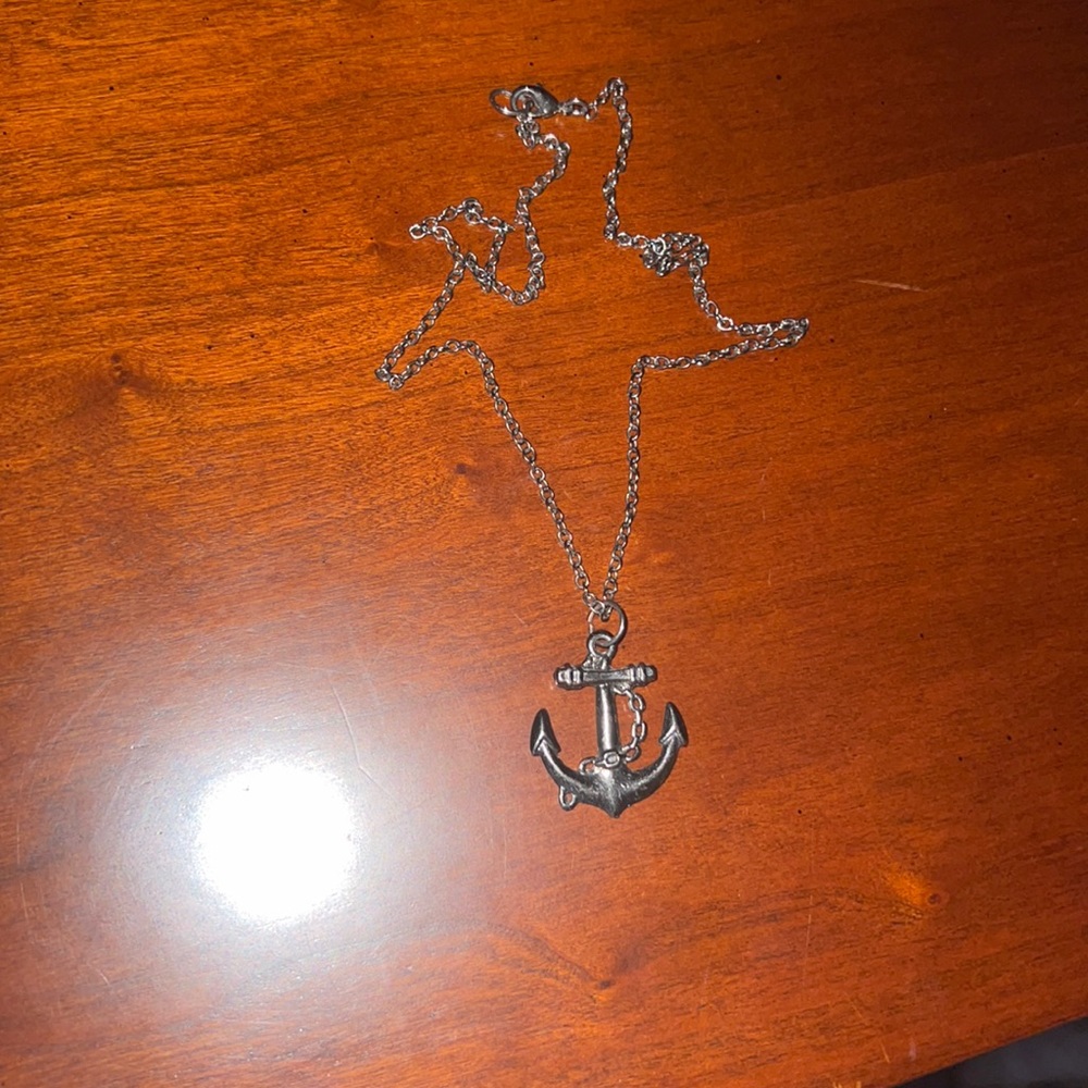 Large anchor necklace